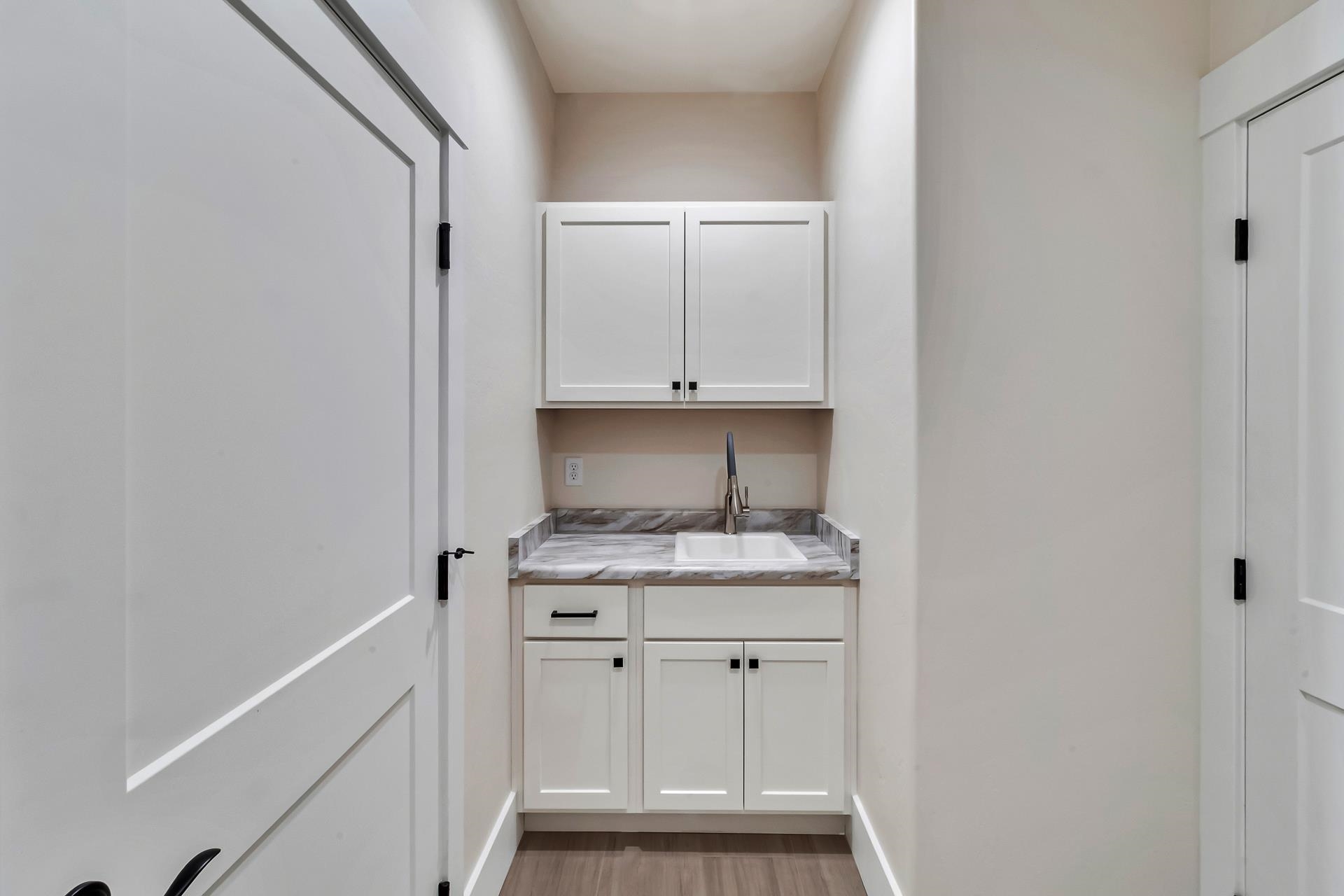 1024 Snowdrop Court Property Photo 11