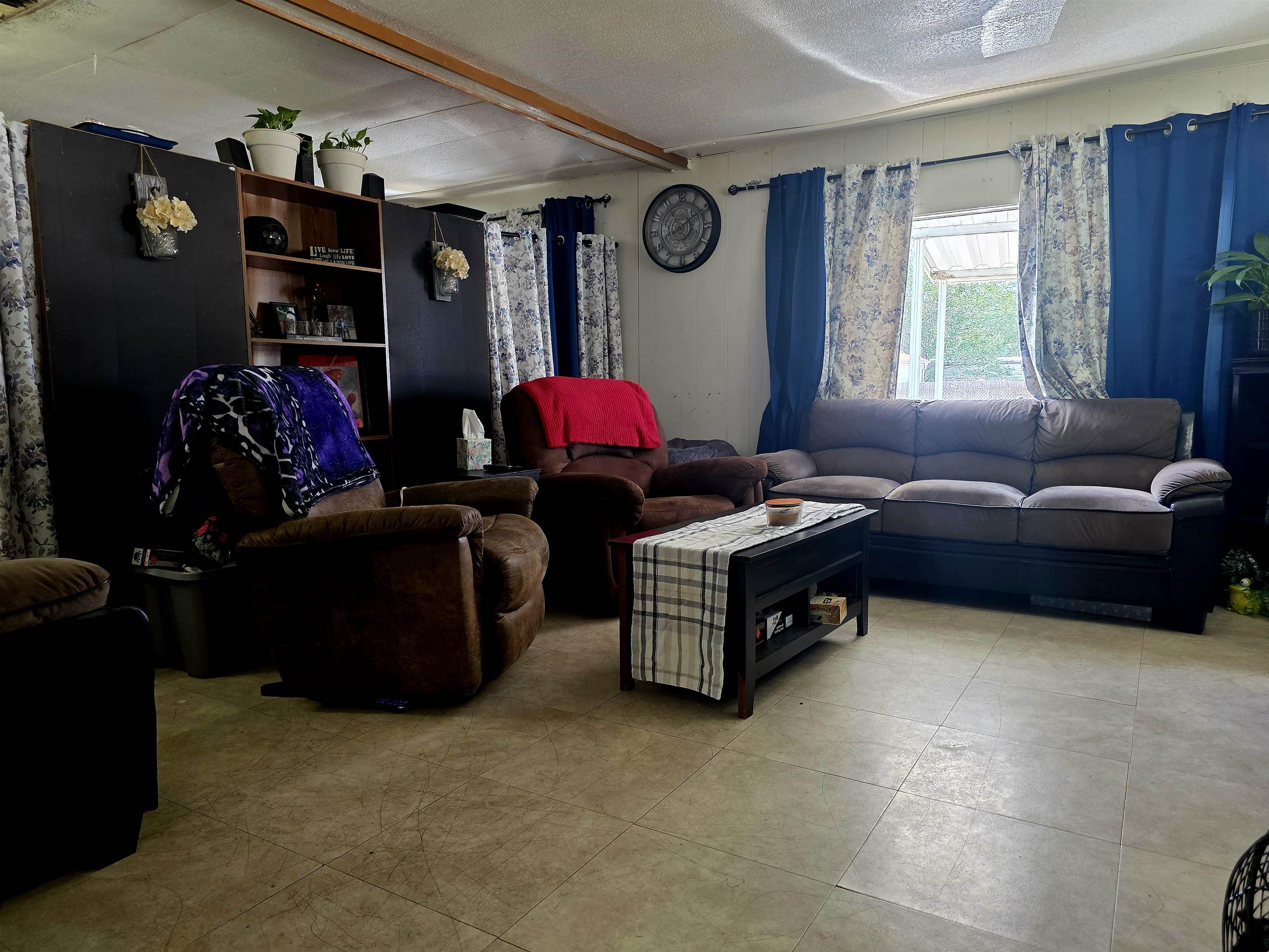 2860 Hall Avenue Property Photo 2