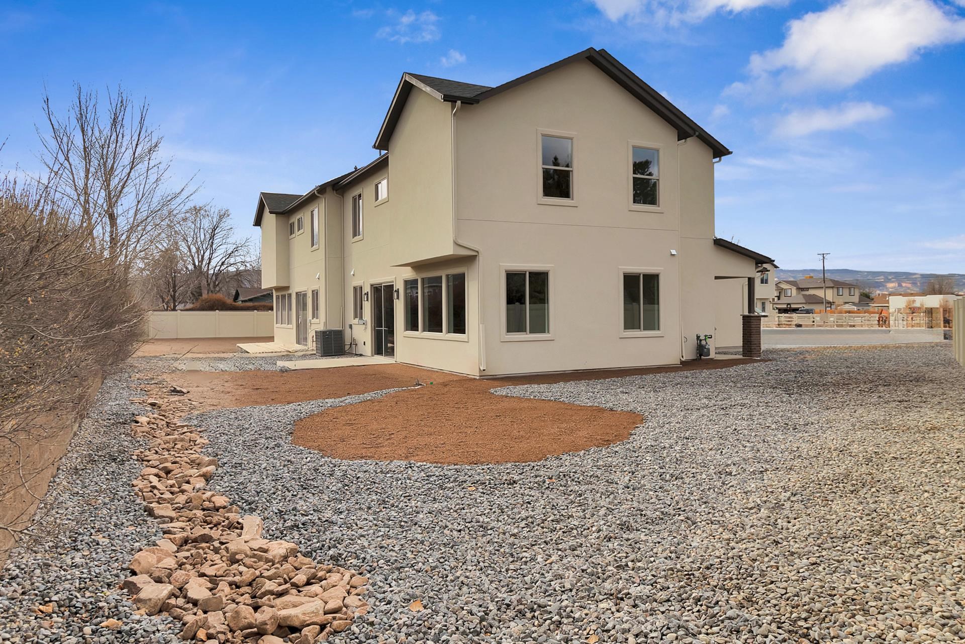 1137 Sprocket Court Property Photo 6