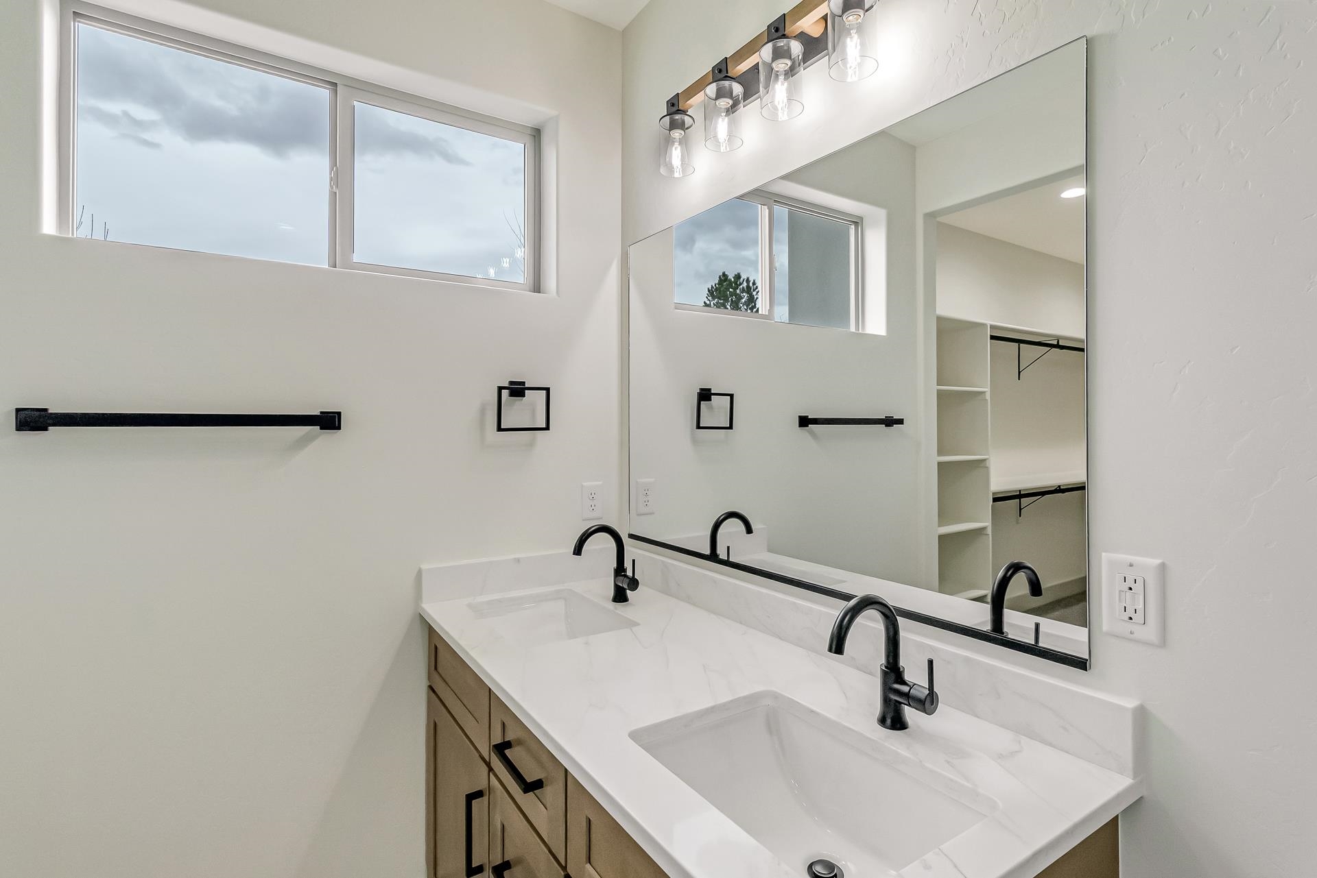 1137 Sprocket Court Property Photo 31