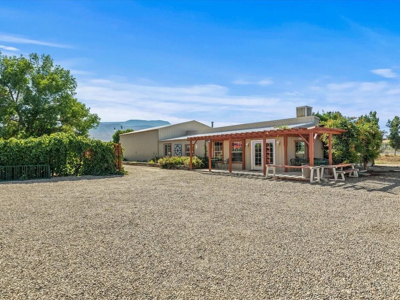 3669 G Road Property Photo 8