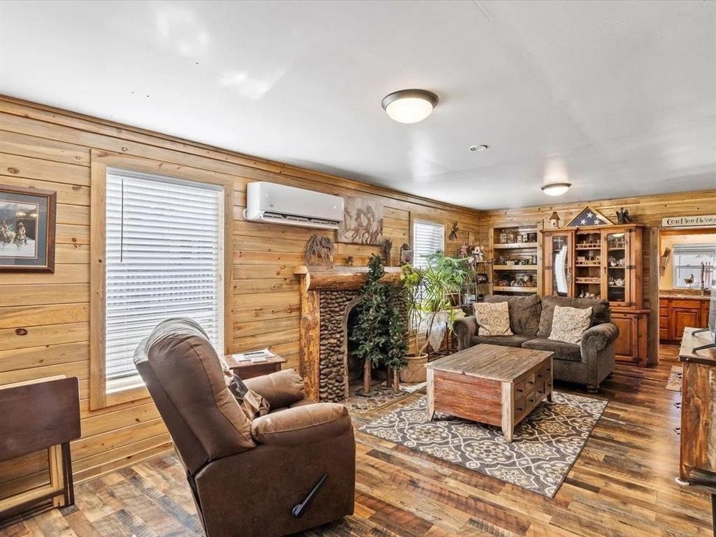 3669 G Road Property Photo 9