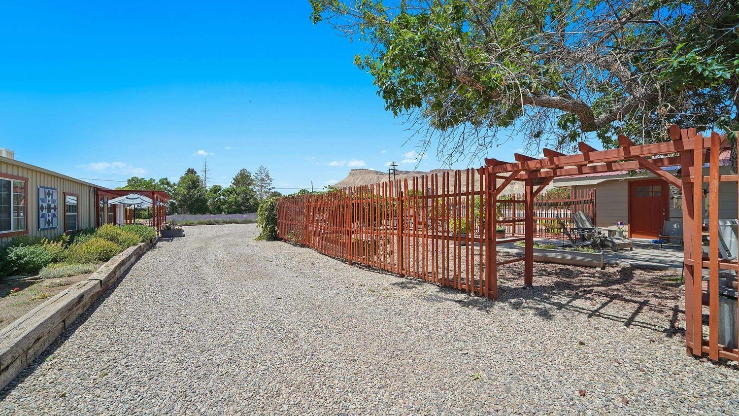 3669 G Road Property Photo 29