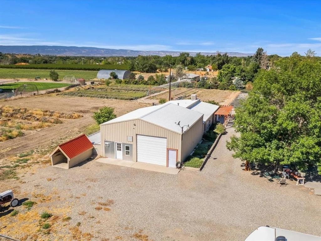 3669 G Road Property Photo 12