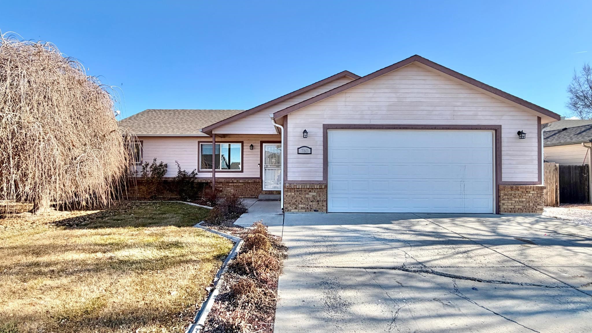 760 Jasper Drive Property Photo 1