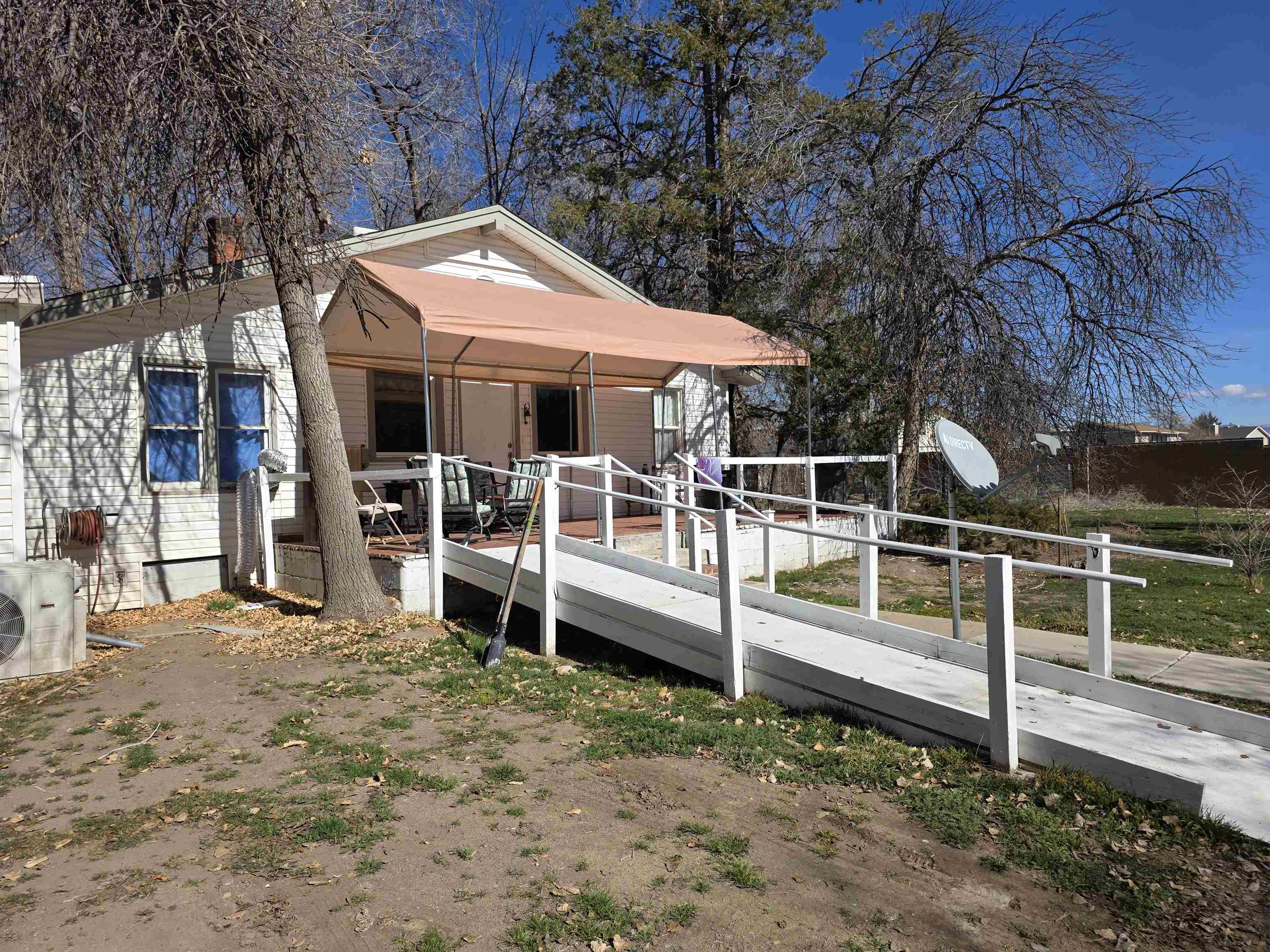 571 29 Road Property Photo 3
