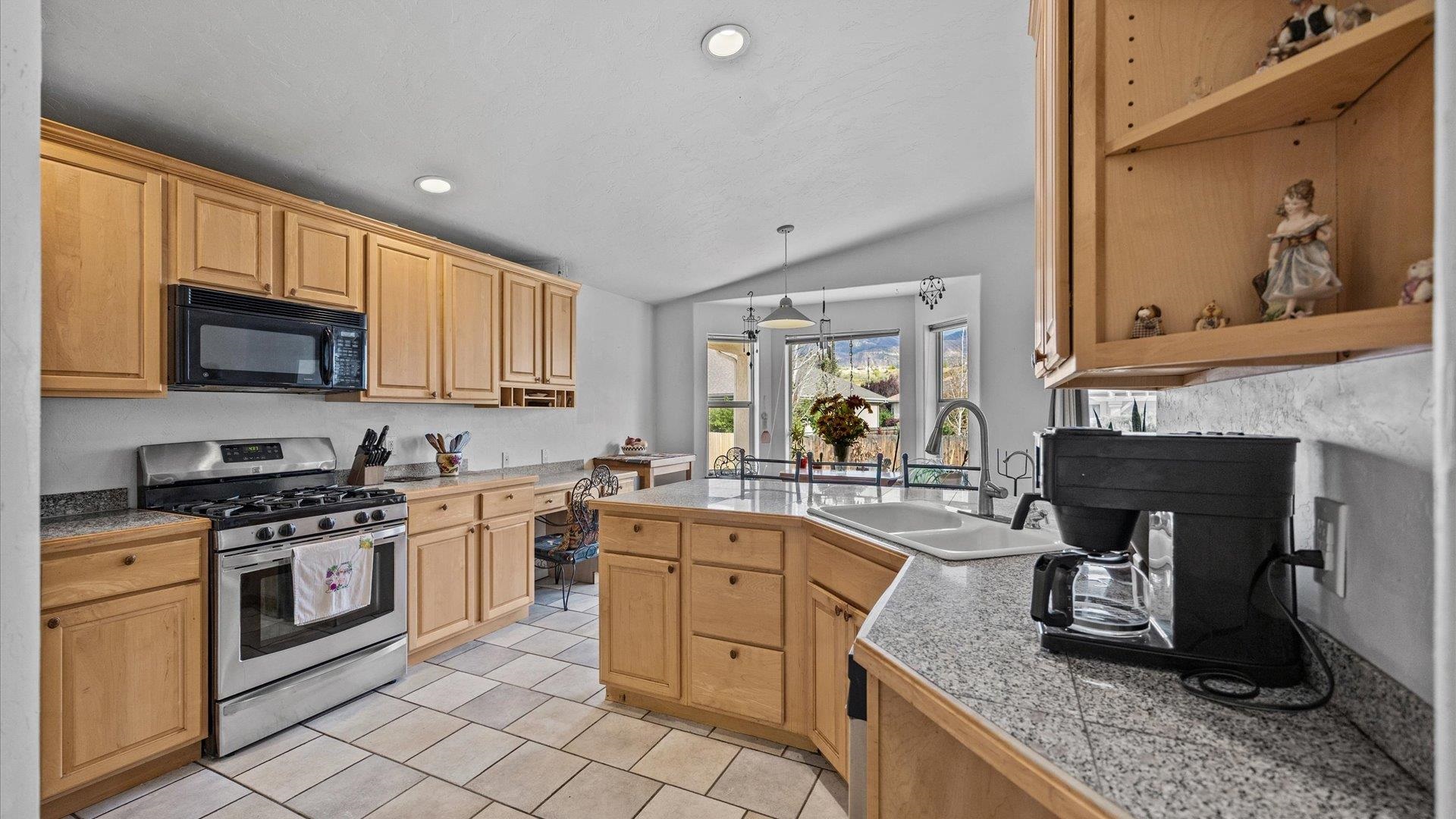 18 Willow Creek Court Property Photo 8