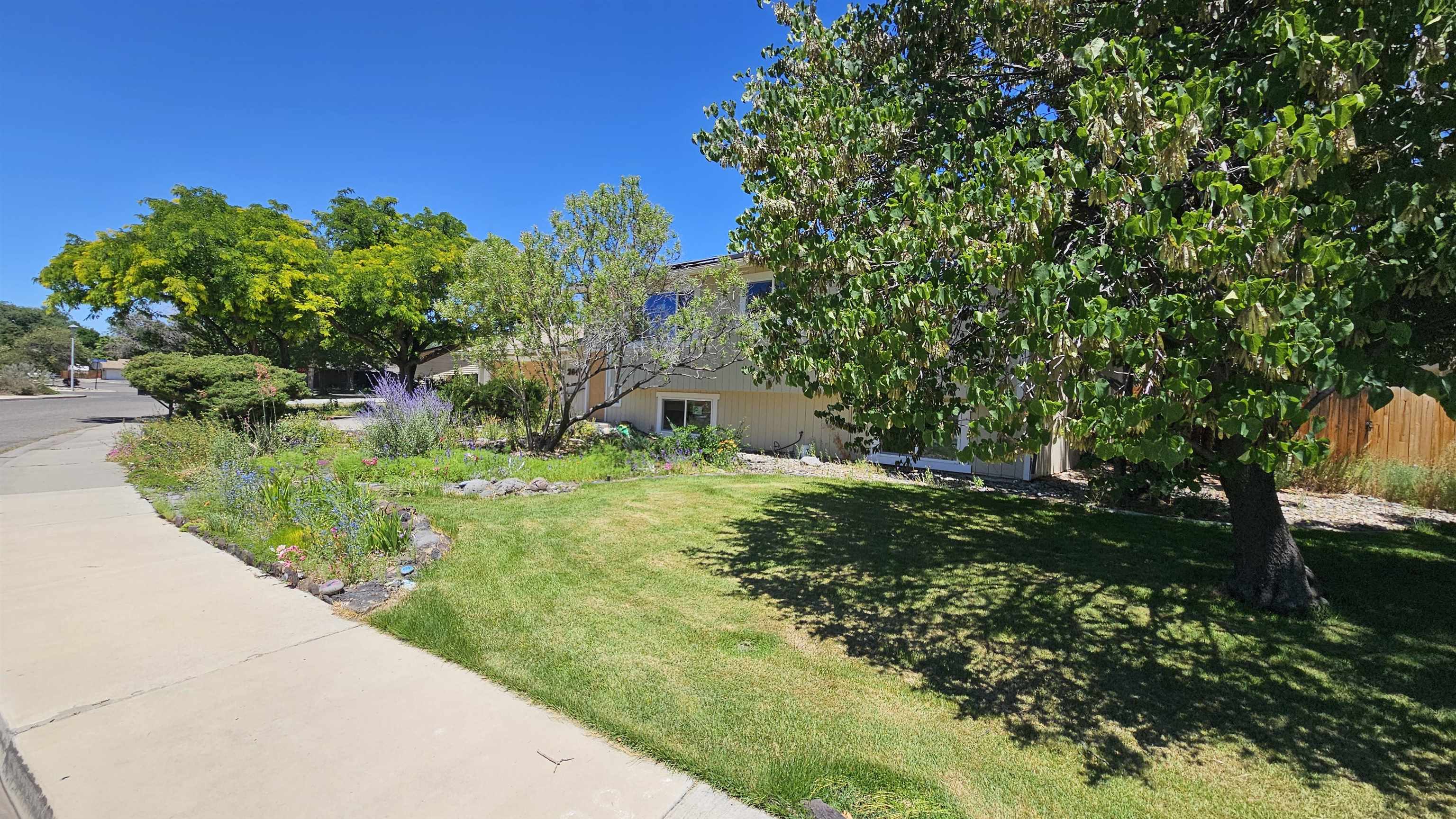2040 Barberry Avenue Property Photo 7