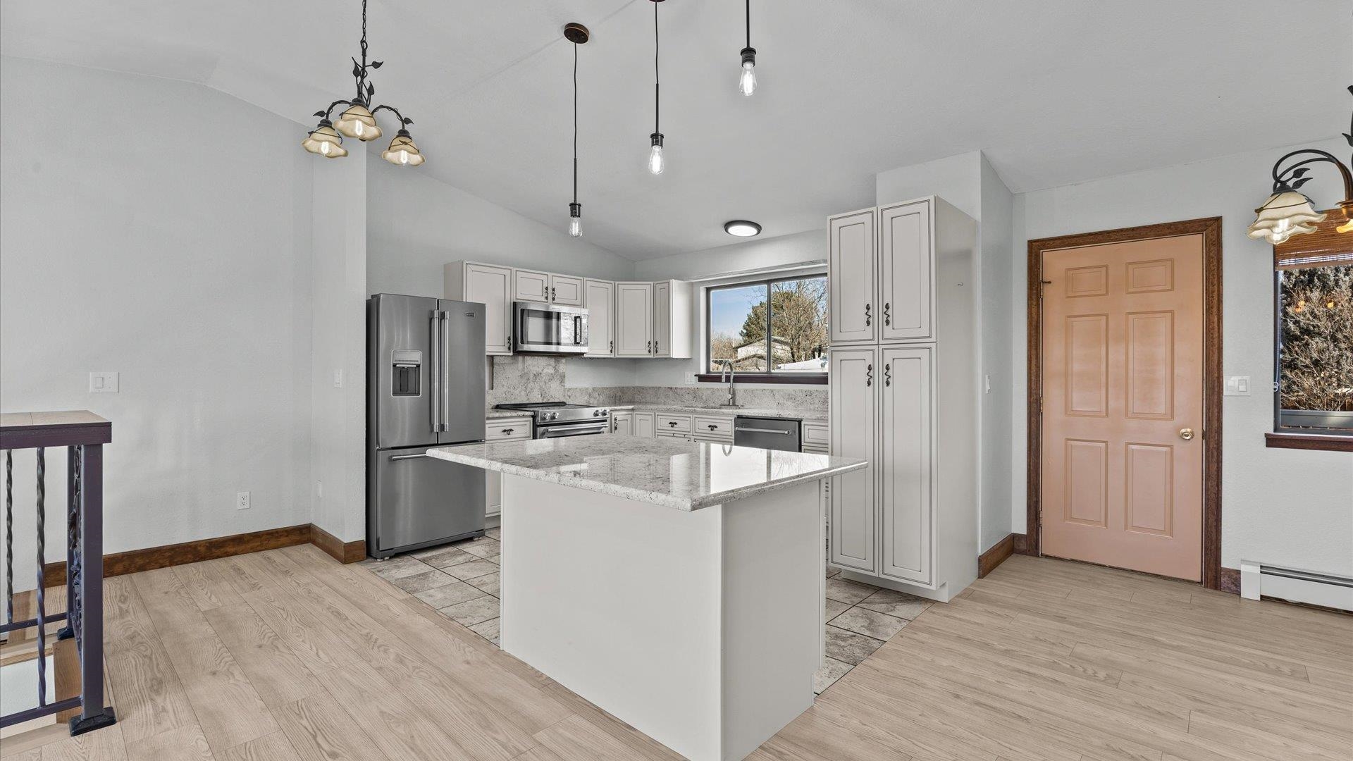 2040 Barberry Avenue Property Photo 12