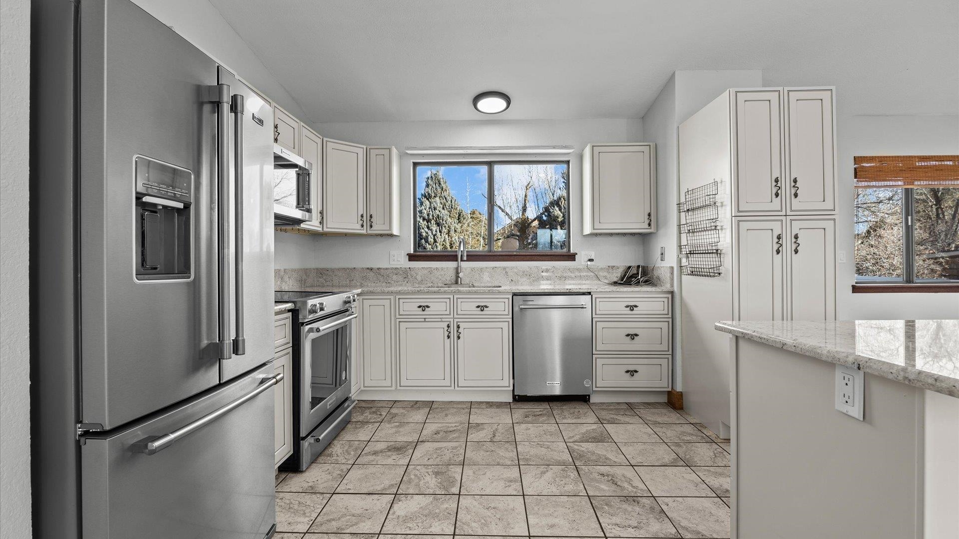 2040 Barberry Avenue Property Photo 13