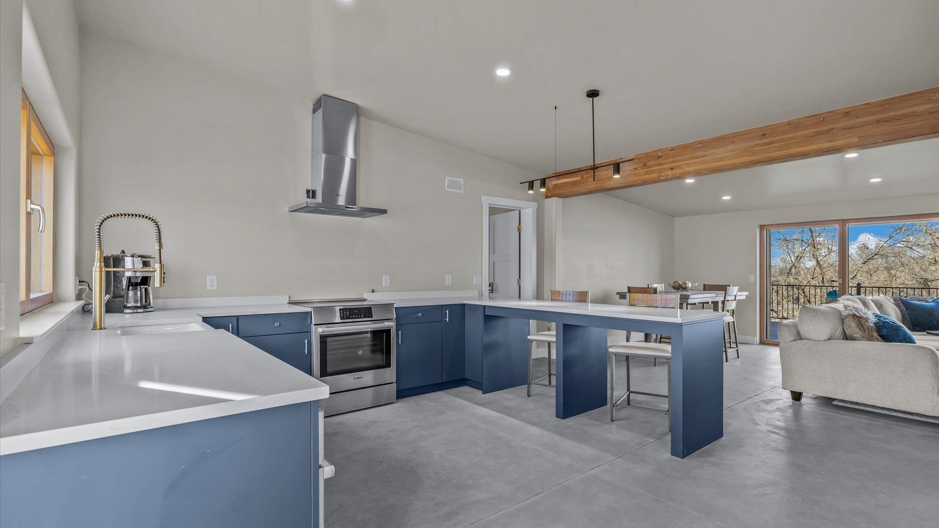 1970 Broadway Property Photo 7
