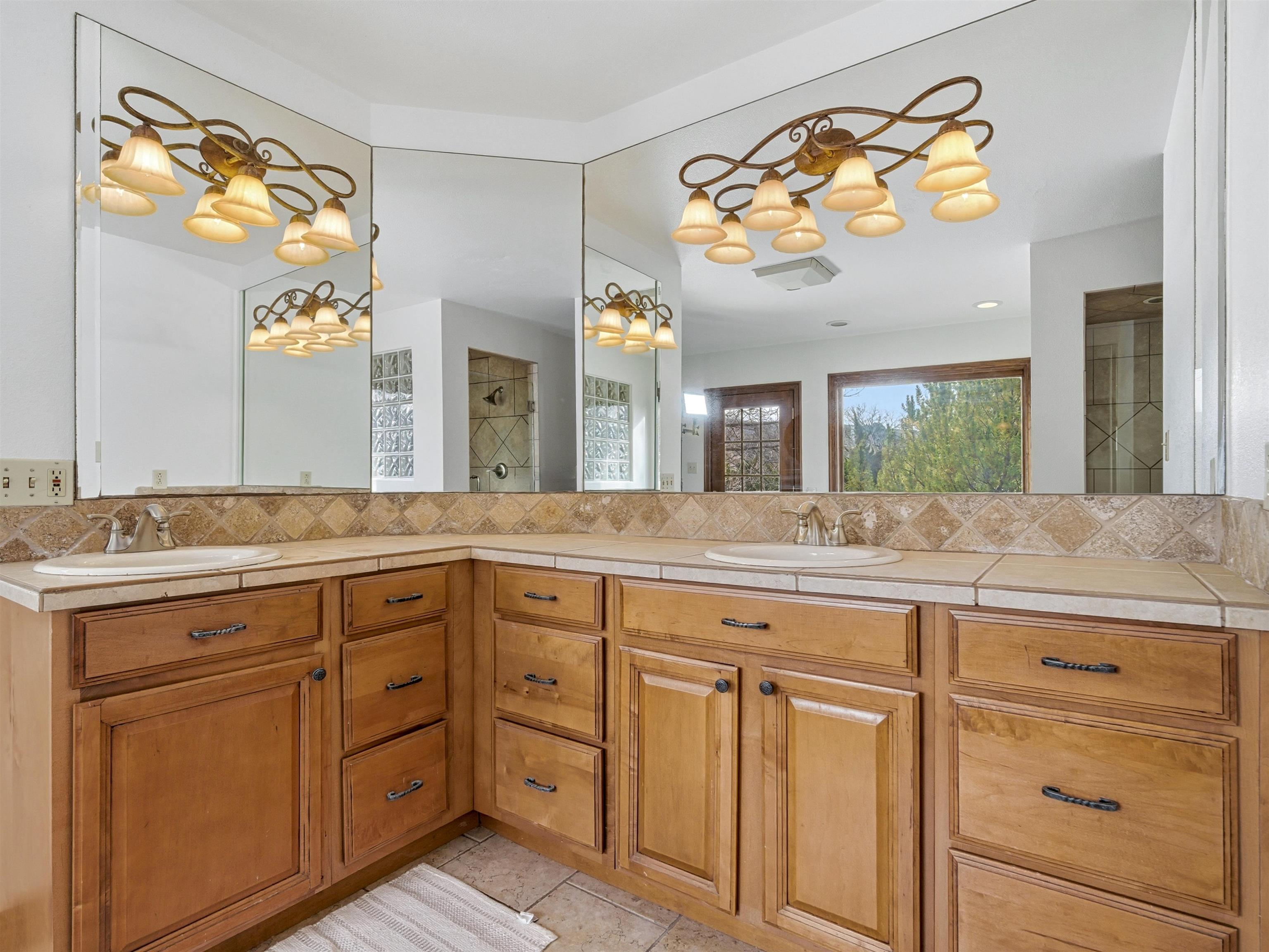 704 Canyon Creek Drive Property Photo 15