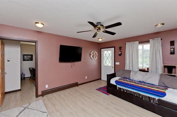 900 Thistle Court Property Photo 4