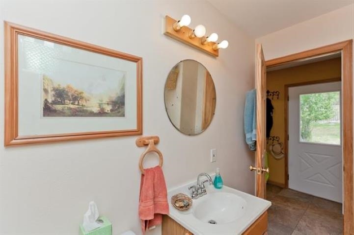 900 Thistle Court Property Photo 12
