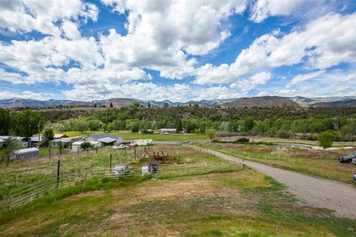 900 Thistle Court Property Photo 33