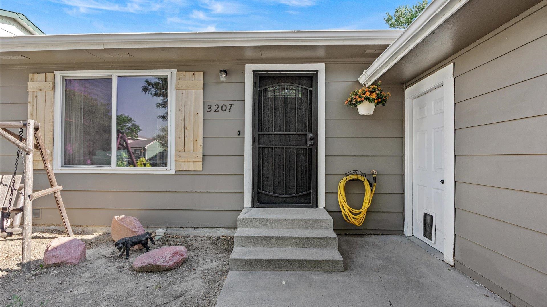3207 Bunting Avenue Property Photo 2