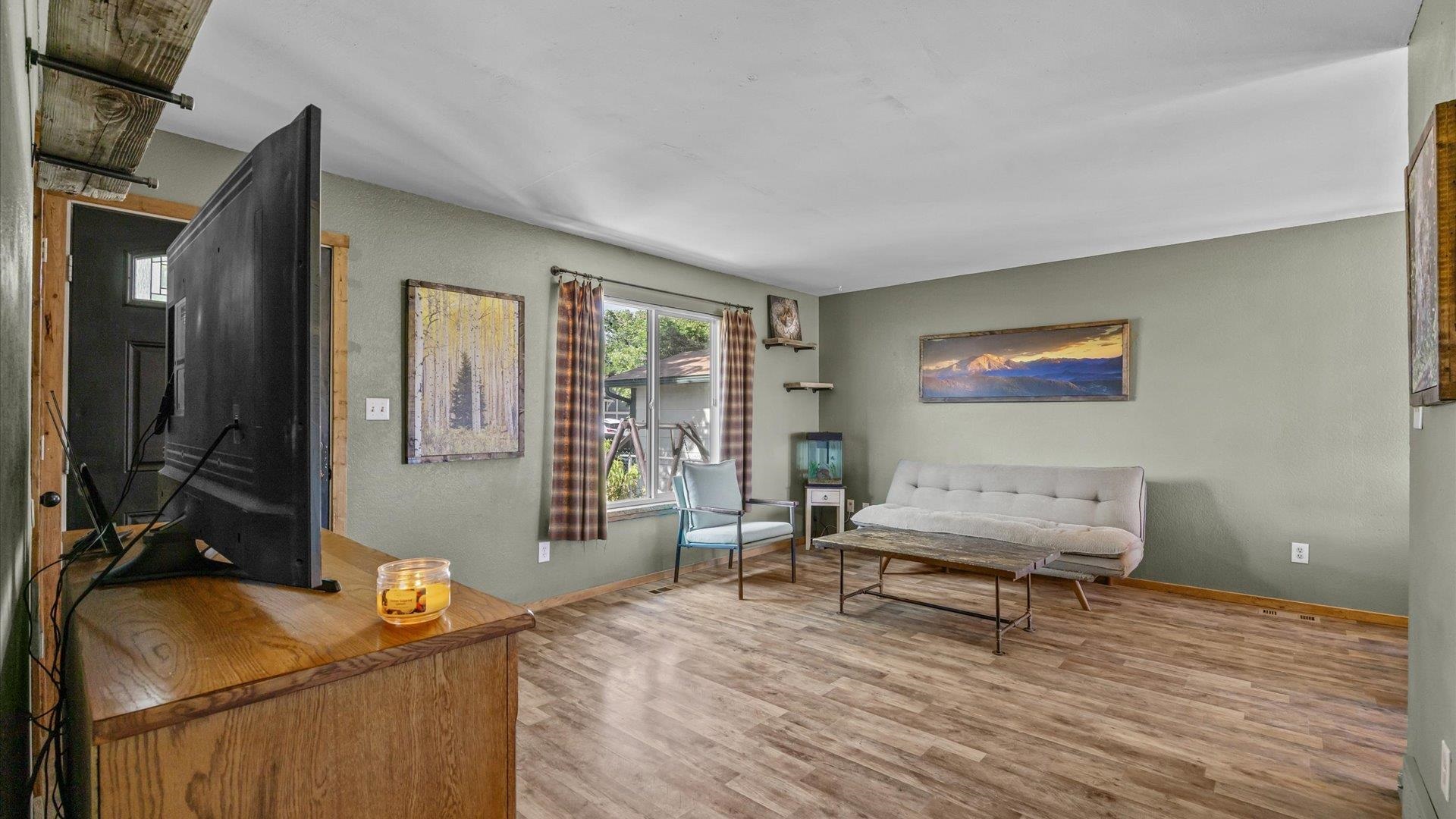 3207 Bunting Avenue Property Photo 4