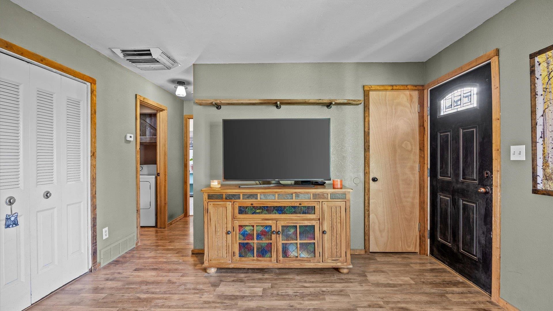 3207 Bunting Avenue Property Photo 5