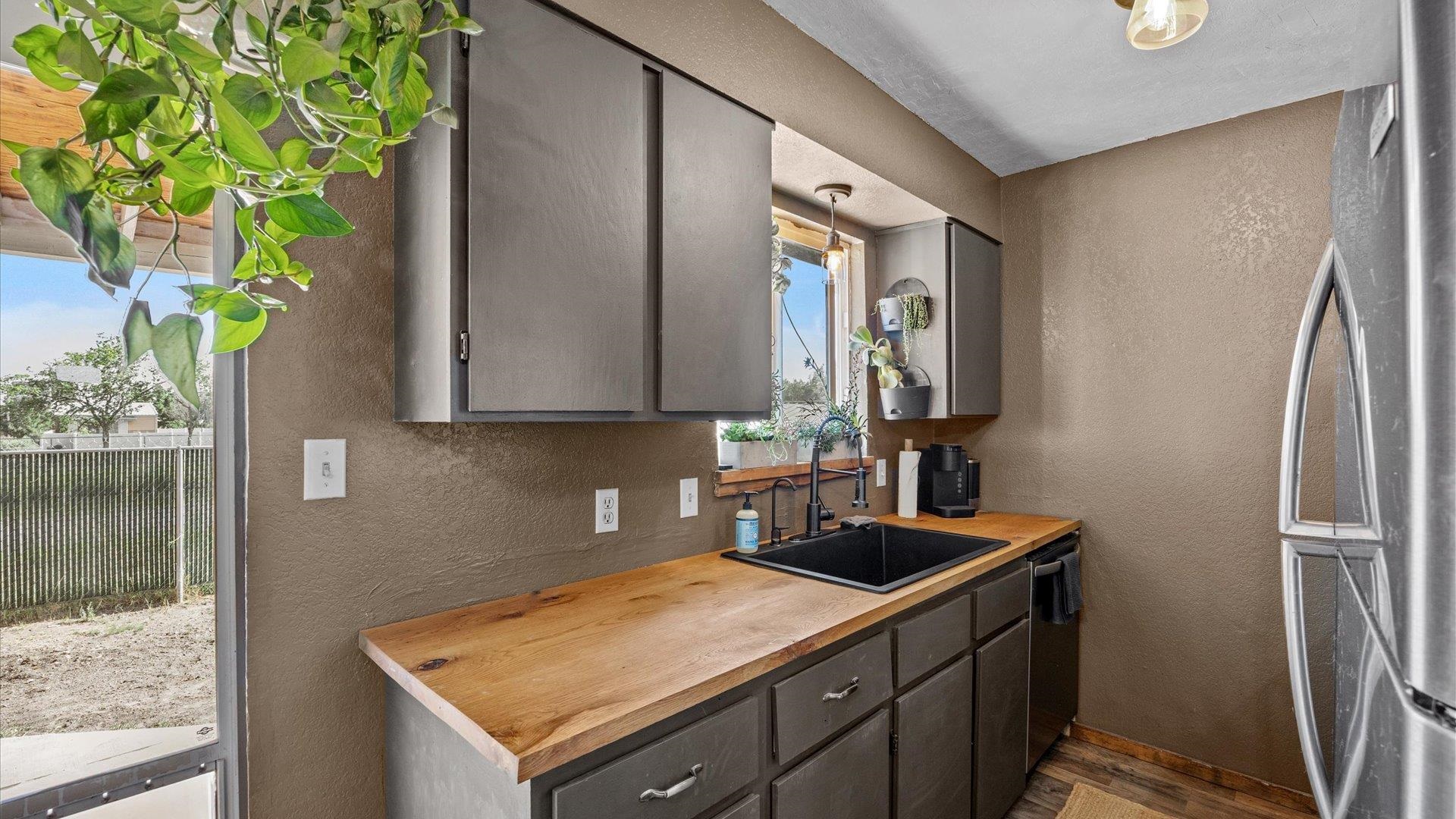 3207 Bunting Avenue Property Photo 7