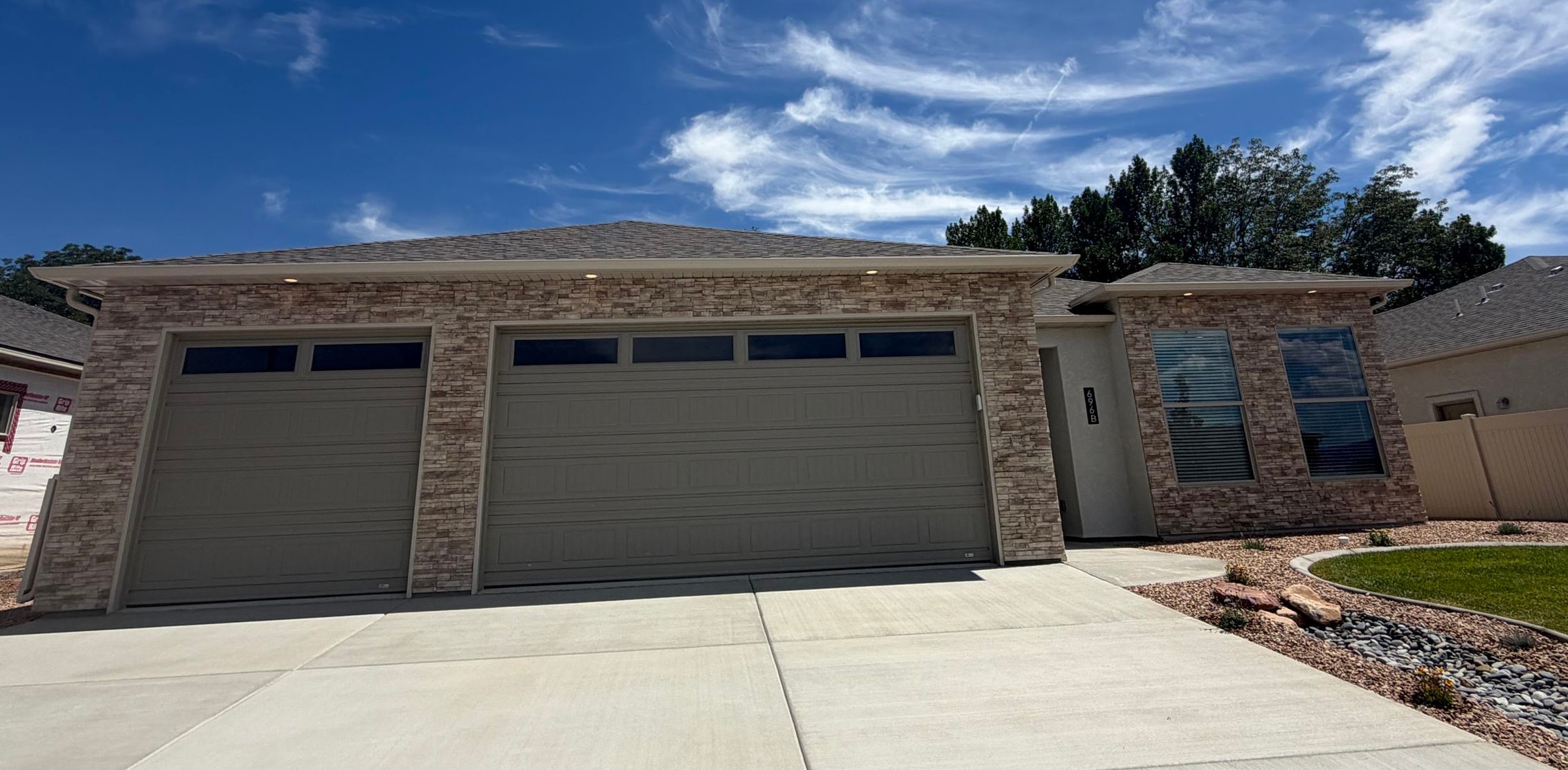 696 Arran Way Property Photo 1