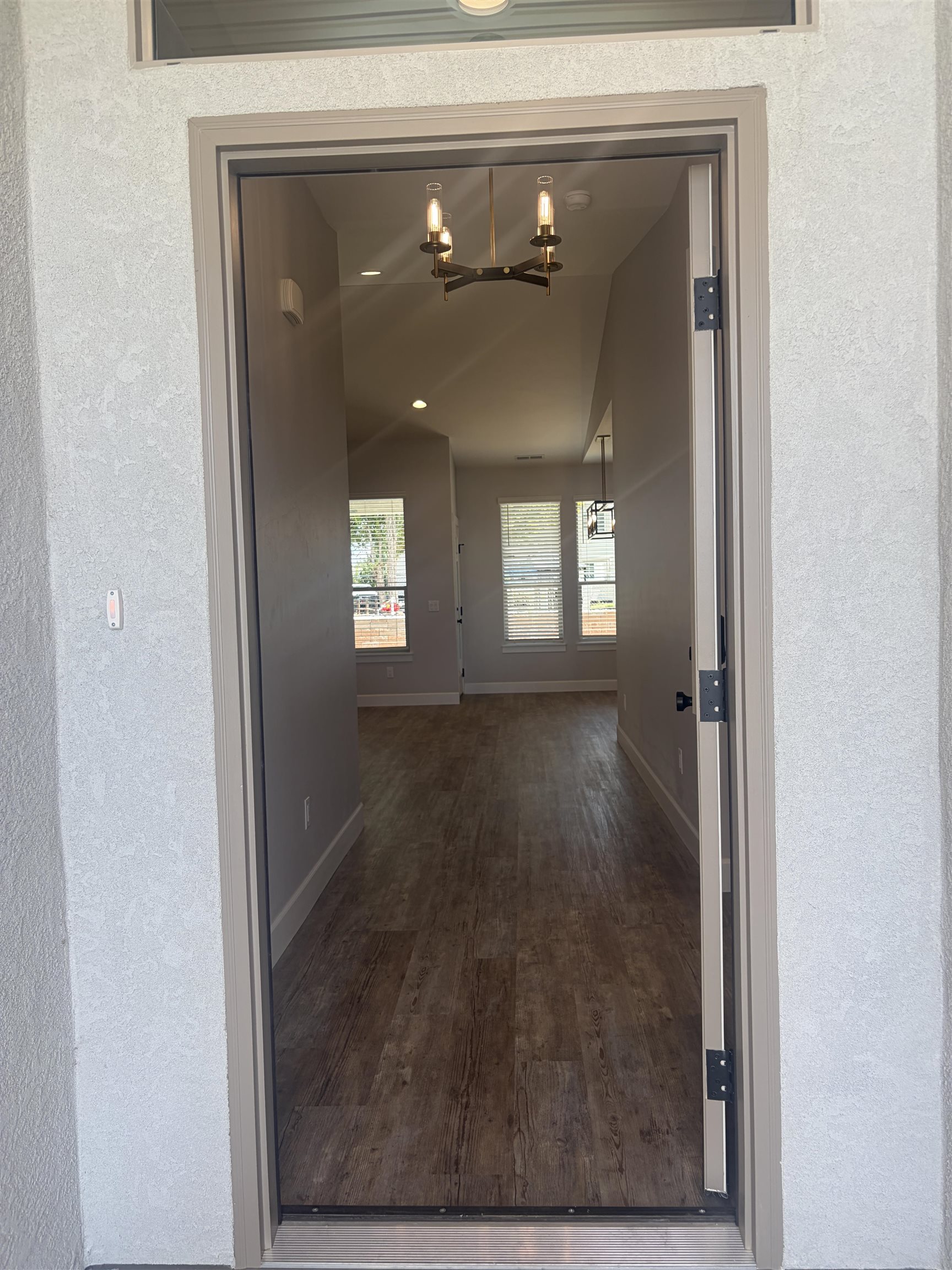 696 Arran Way Property Photo 2