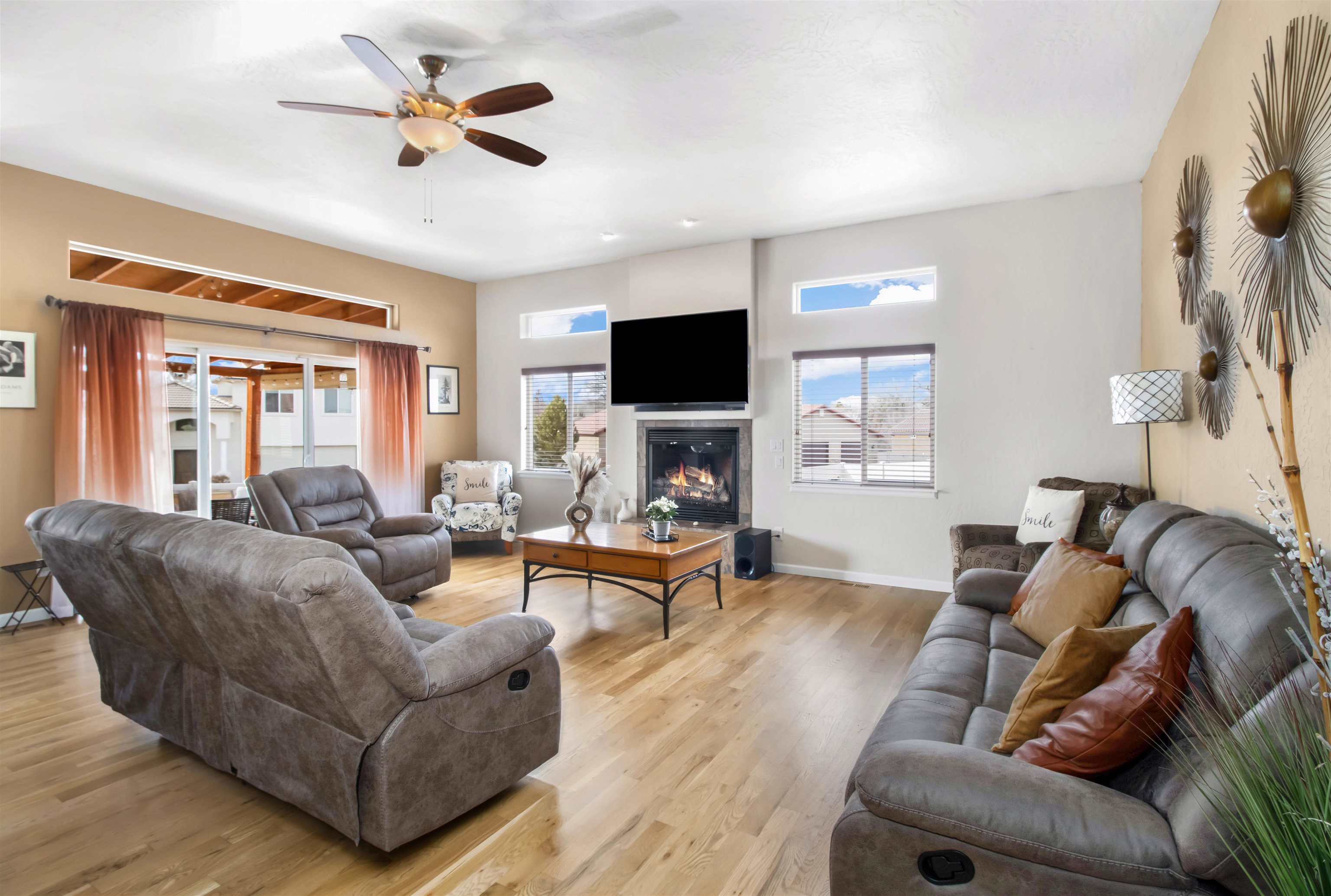 727 Egret Circle Property Photo 4