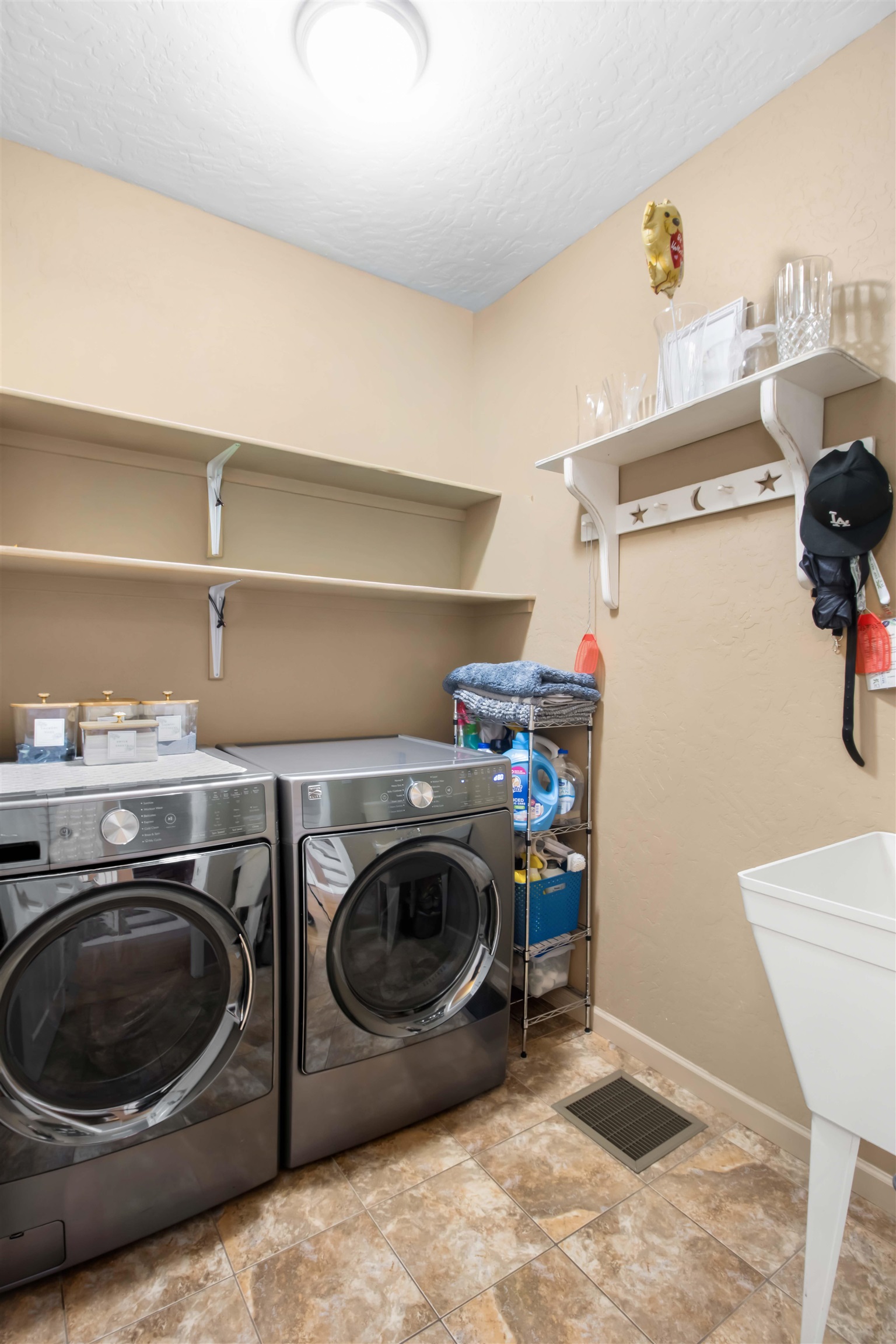 727 Egret Circle Property Photo 15