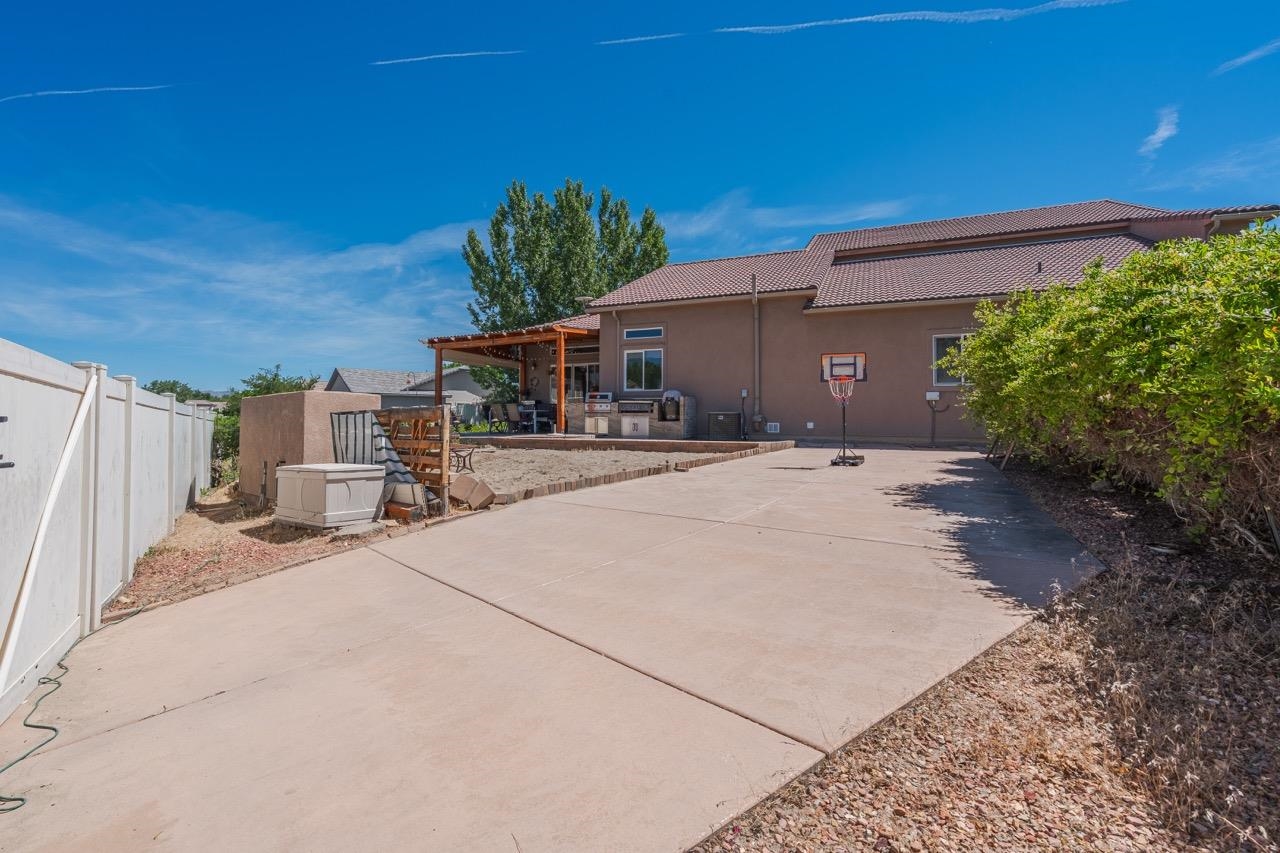 727 Egret Circle Property Photo 28