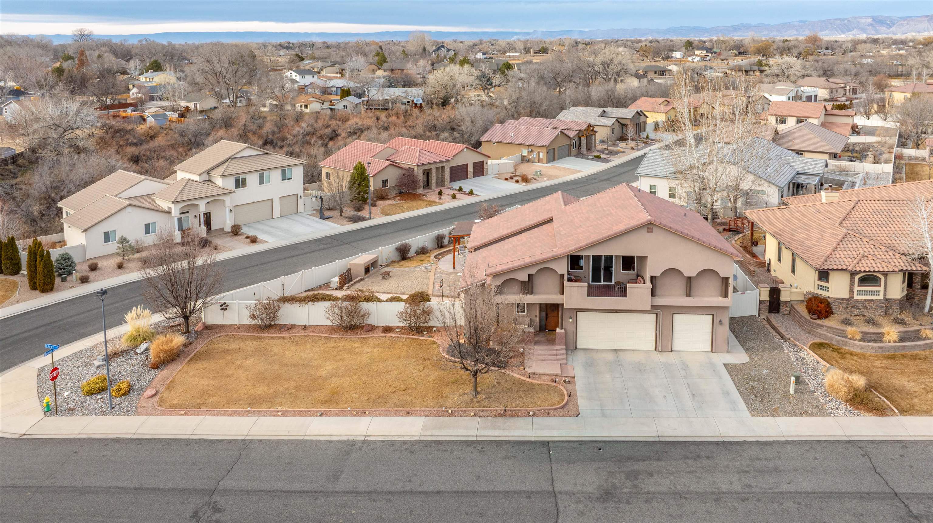 727 Egret Circle Property Photo 32
