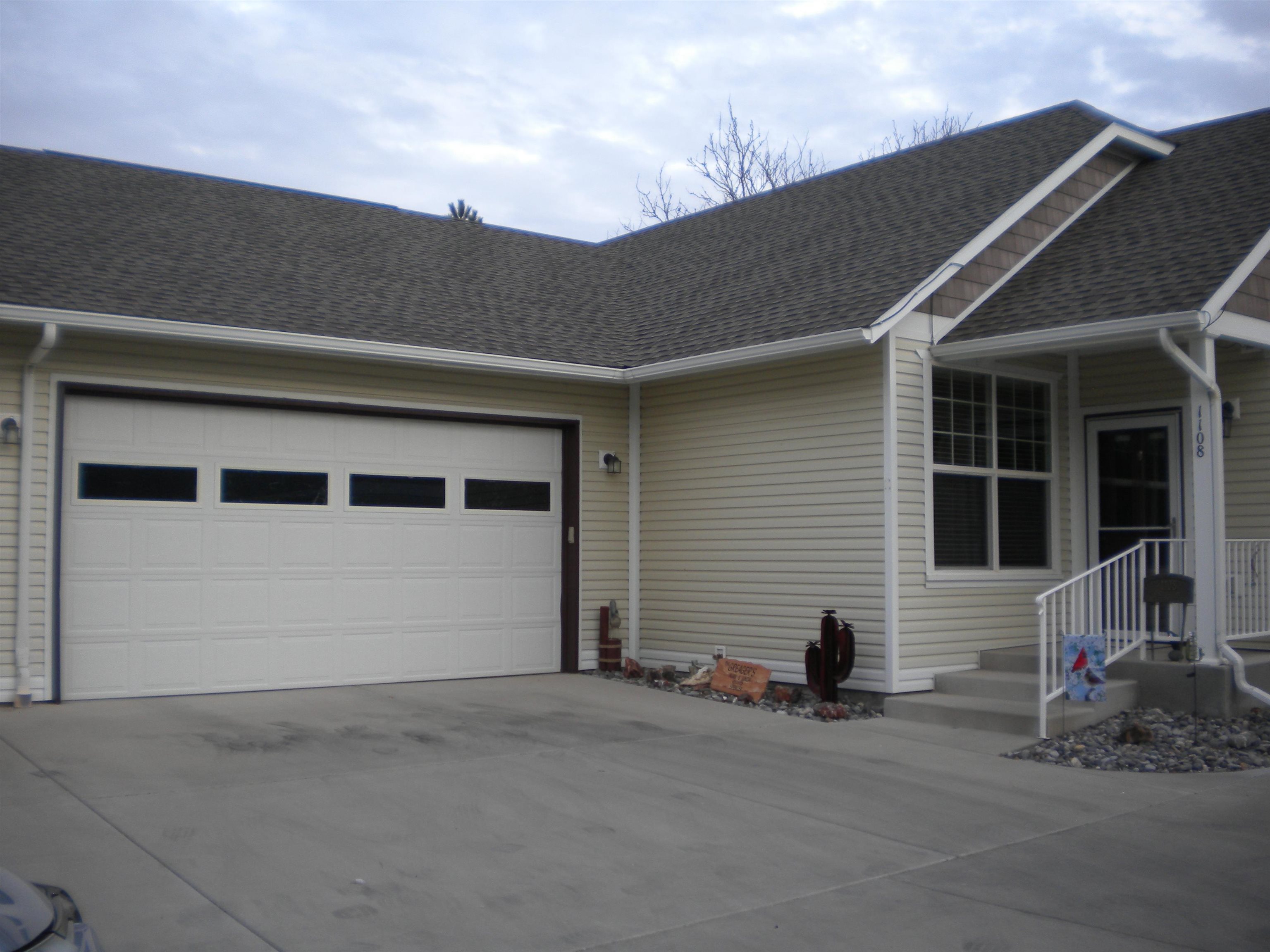 1108 Sunrose Lane Property Photo 2