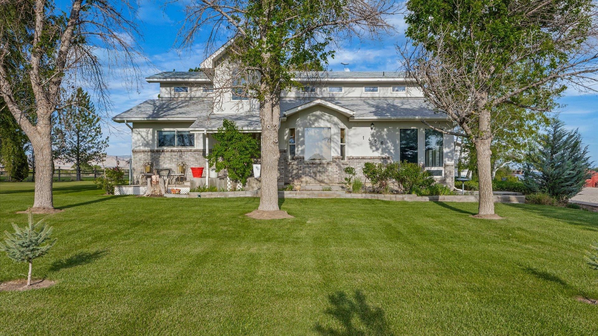 1456 17 Road Property Photo 1