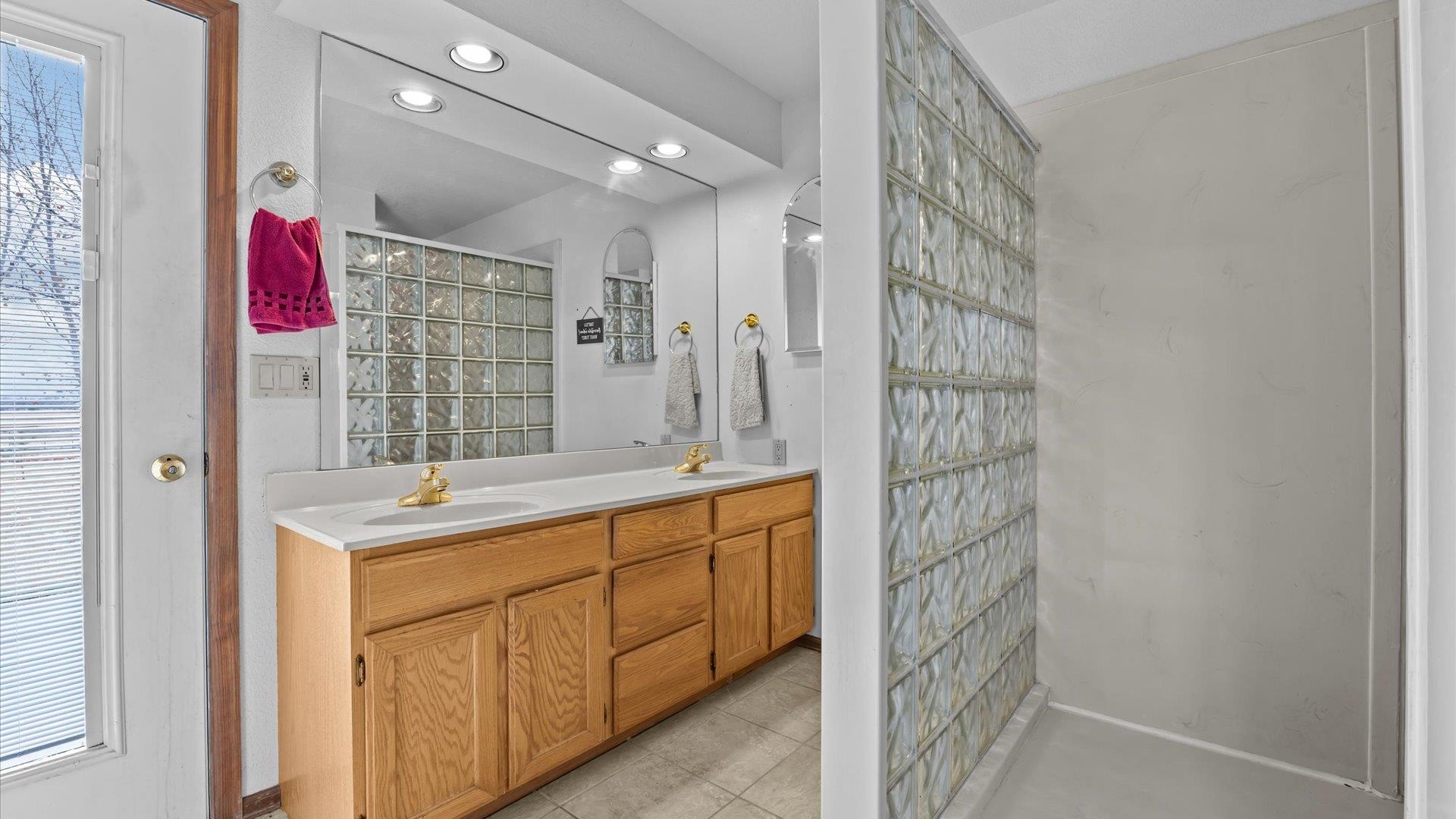 1456 17 Road Property Photo 22