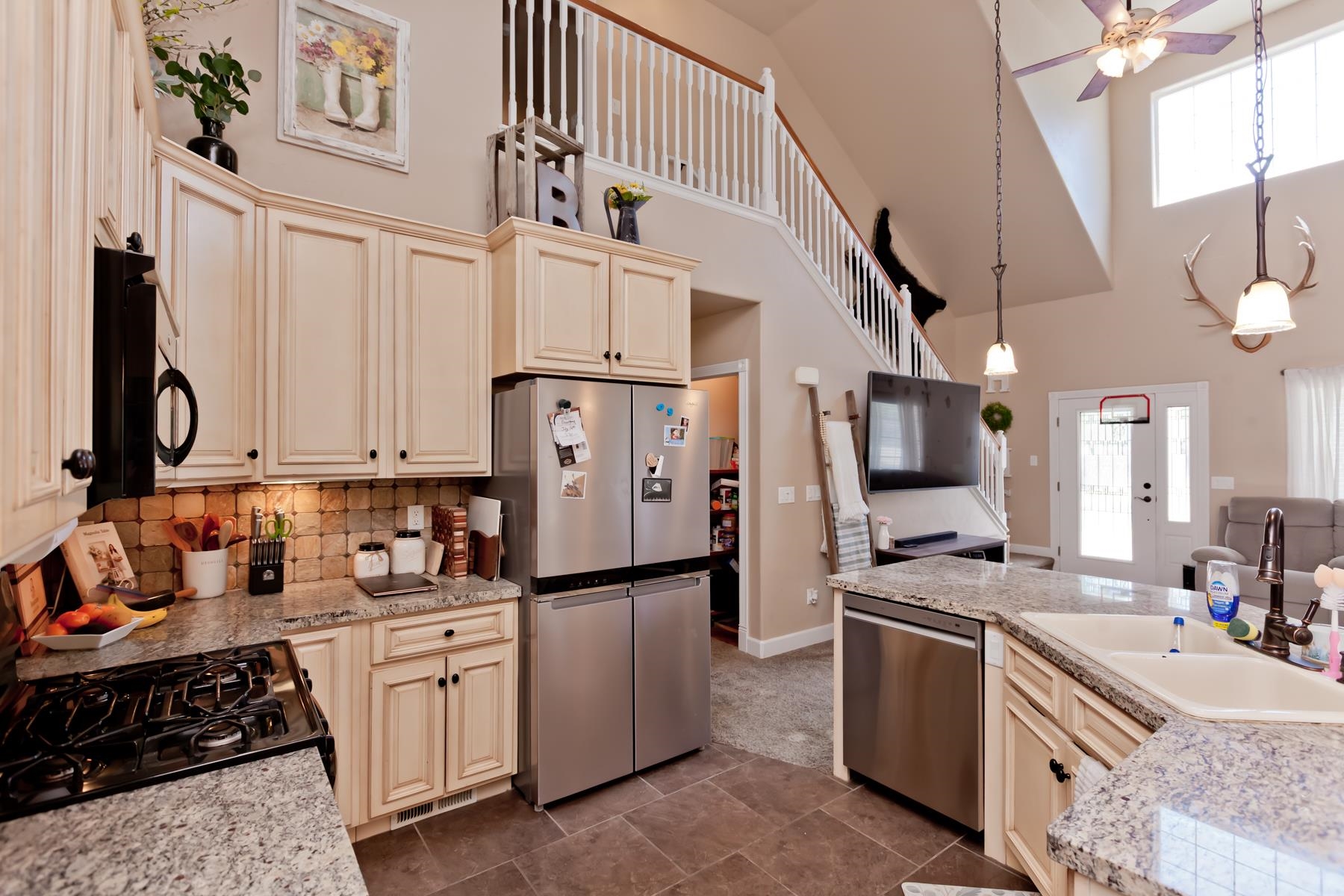 2314 Broadway Property Photo 4
