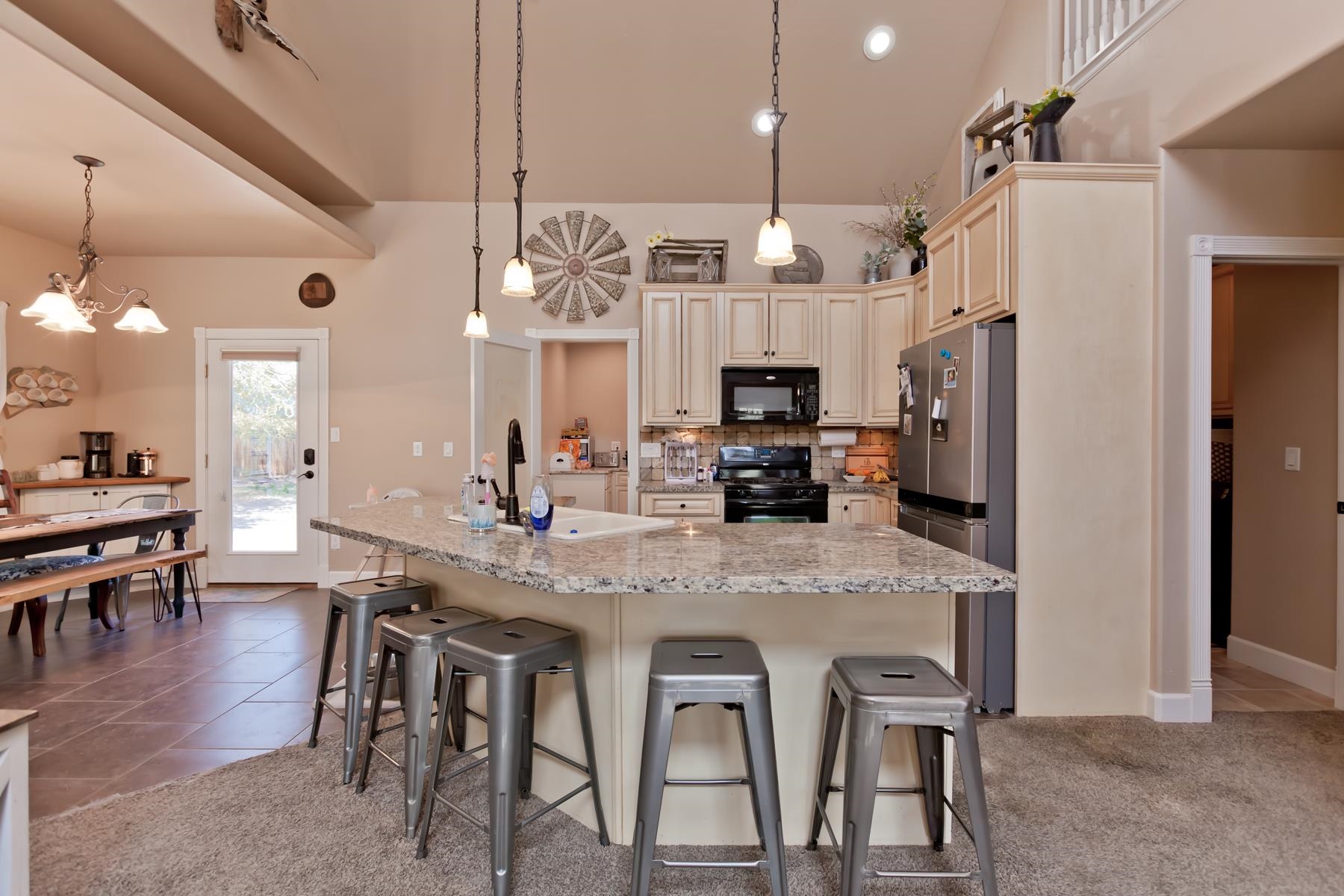2314 Broadway Property Photo 6