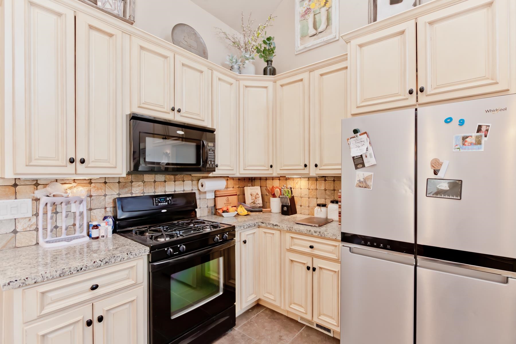 2314 Broadway Property Photo 9