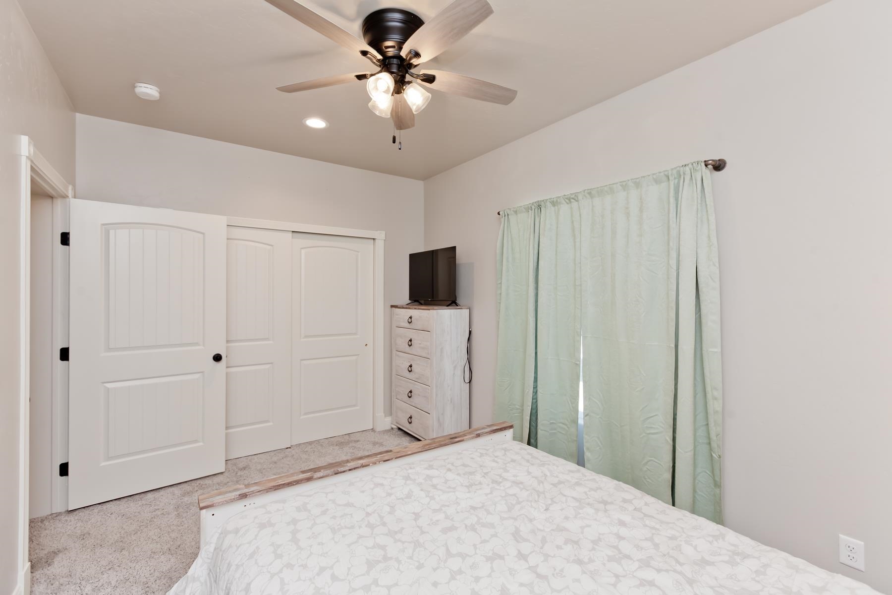 2314 Broadway Property Photo 19