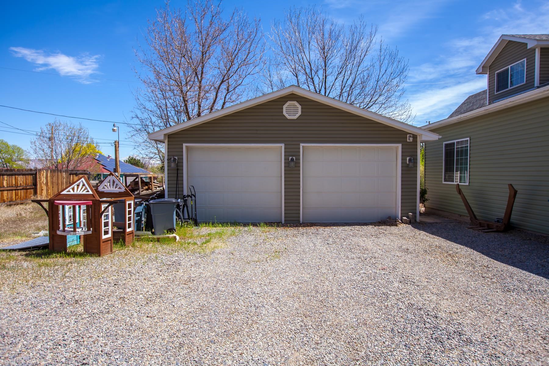 2314 Broadway Property Photo 36