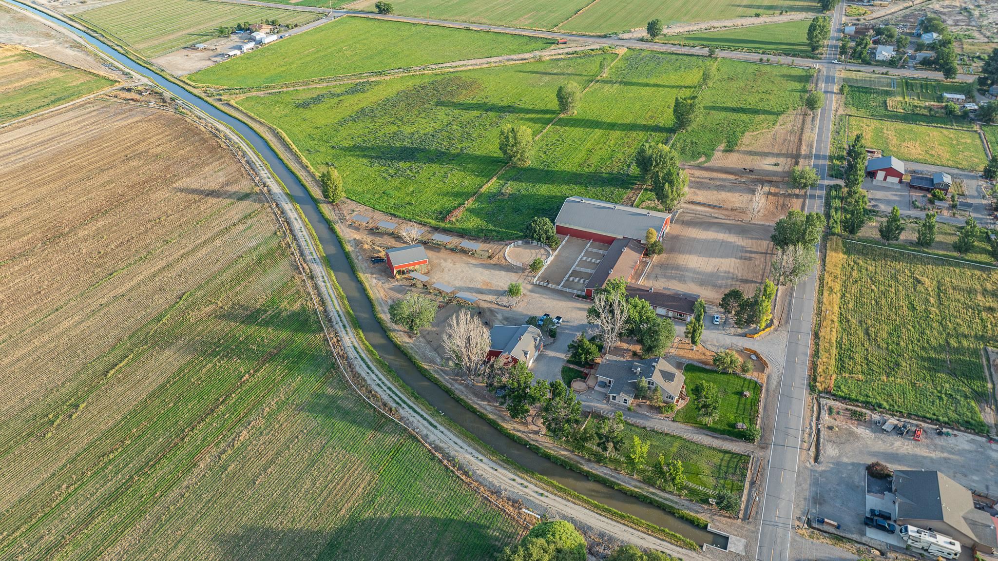 1577 14 1/2 Road Property Photo 3