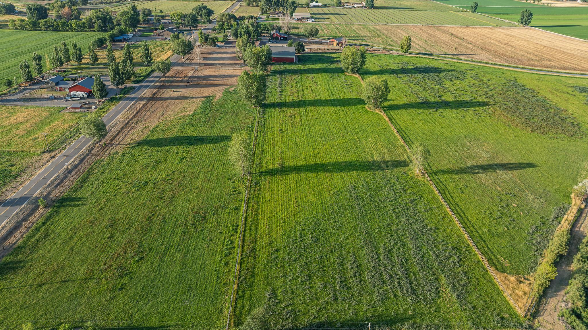 1577 14 1/2 Road Property Photo 4