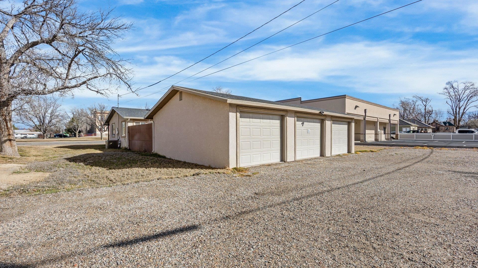 318 E Aspen Avenue Property Photo 4