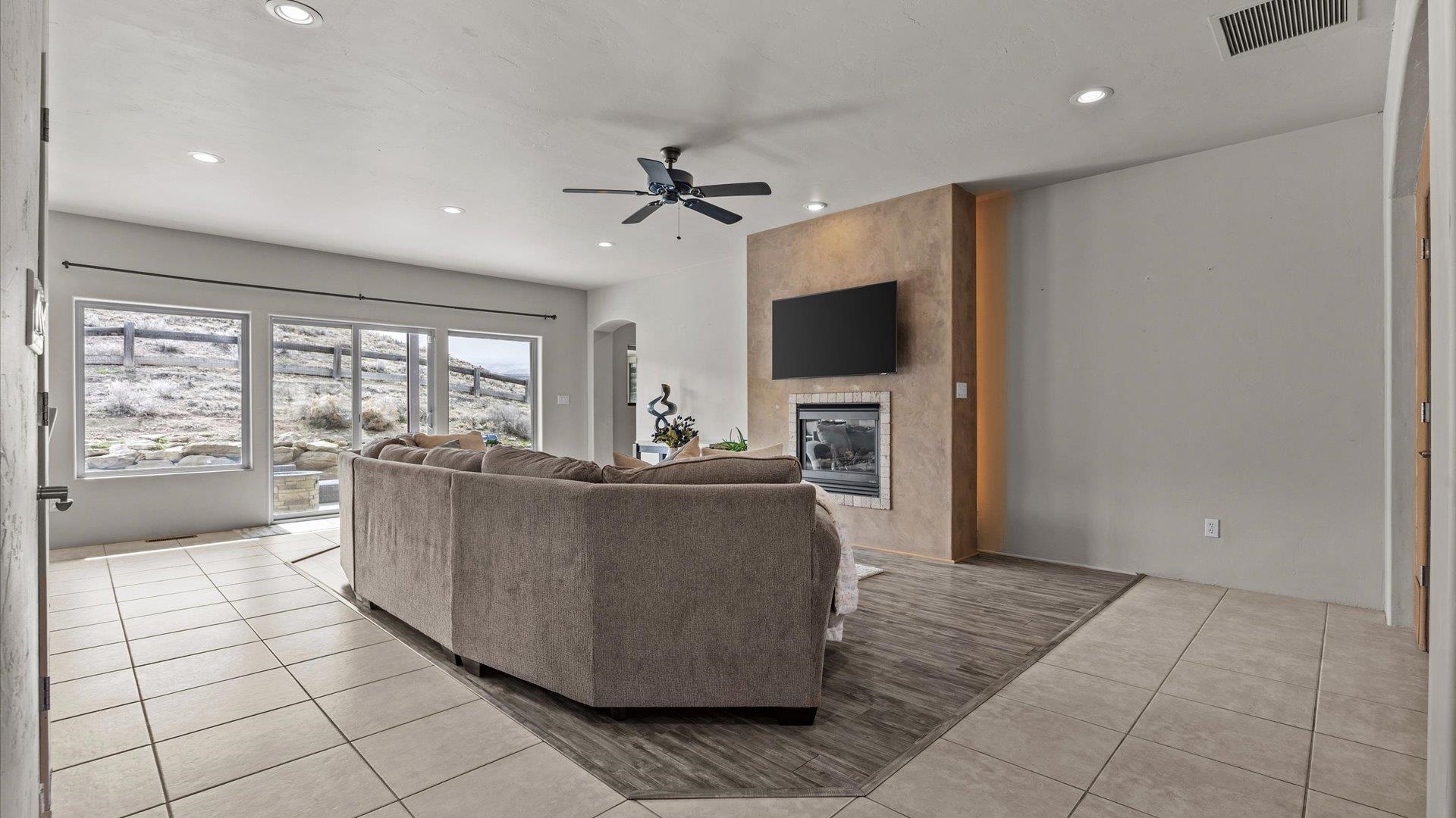 2661 Bangs Canyon Drive Property Photo 12