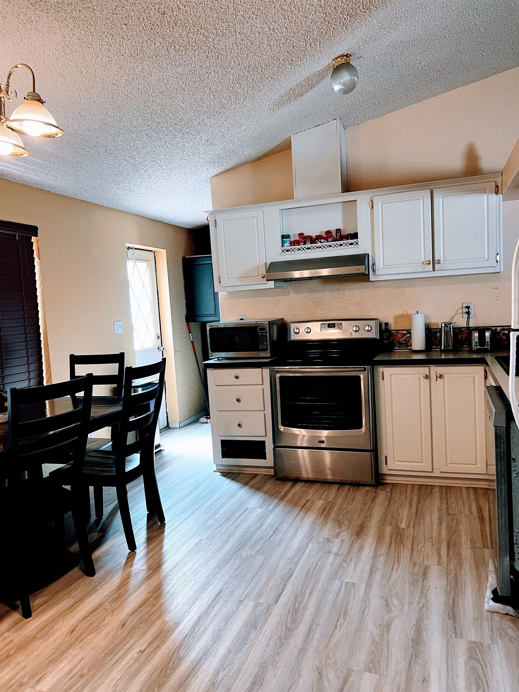435 32 Road Property Photo 6