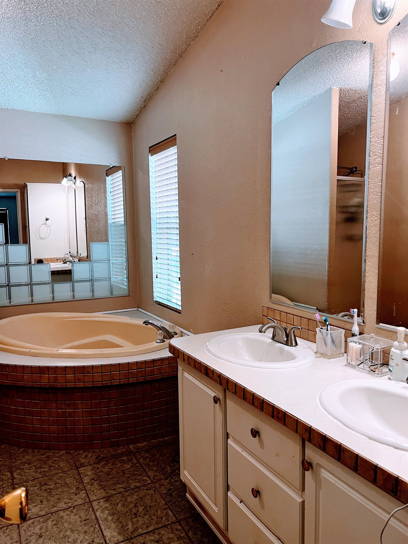 435 32 Road Property Photo 10