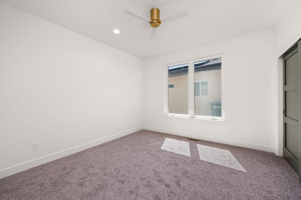 2704 Meadowcrest Court Property Photo 29