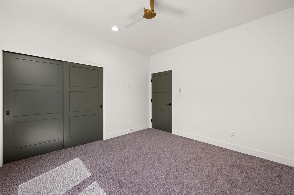 2704 Meadowcrest Court Property Photo 33