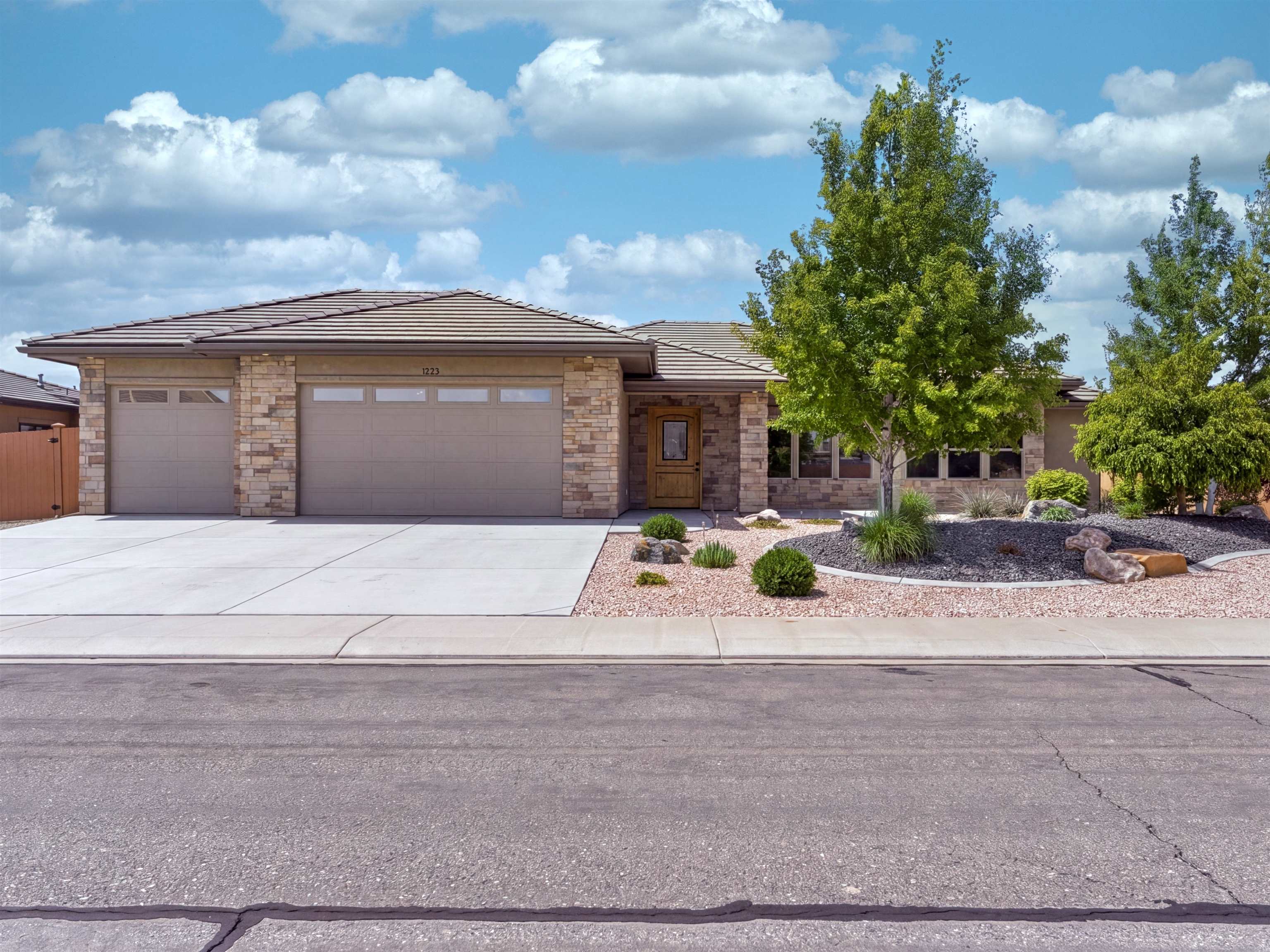 1223 Eagle Way Property Photo 1