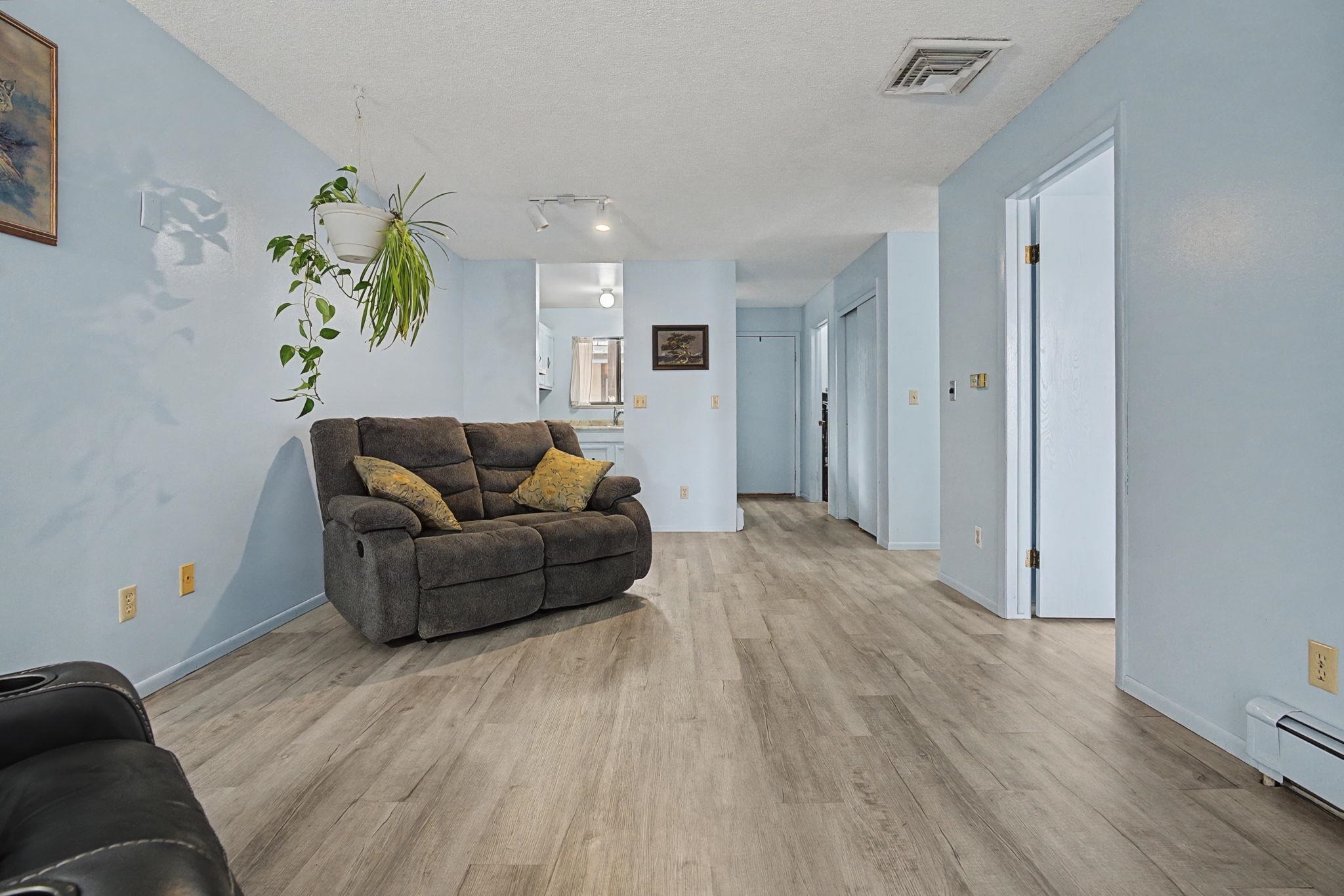 3233 Lakeside Drive Property Photo 4