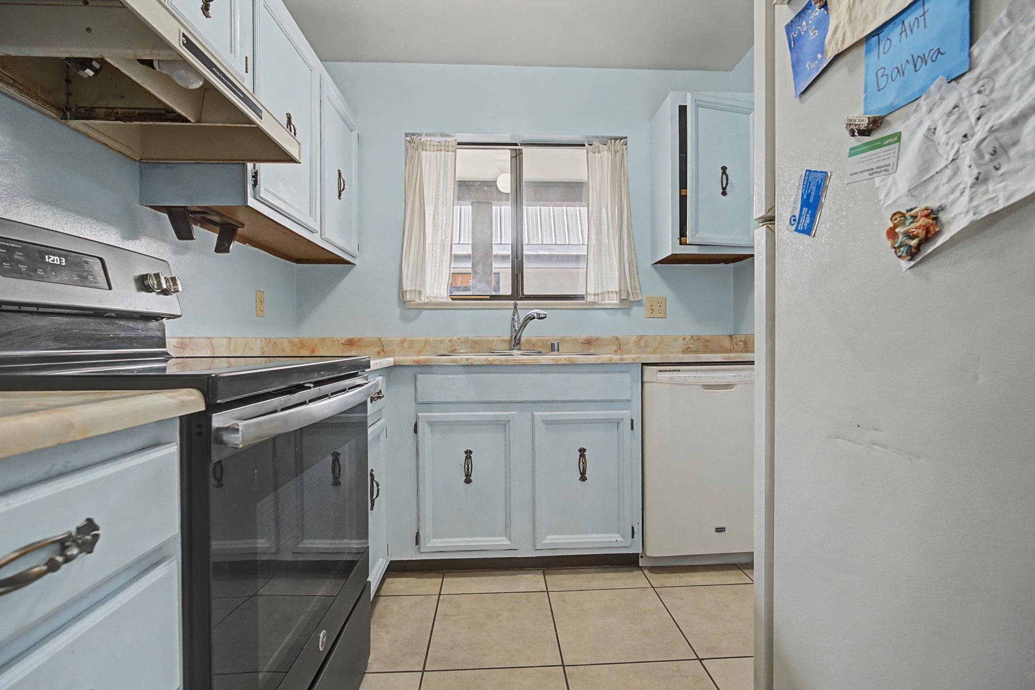 3233 Lakeside Drive Property Photo 6