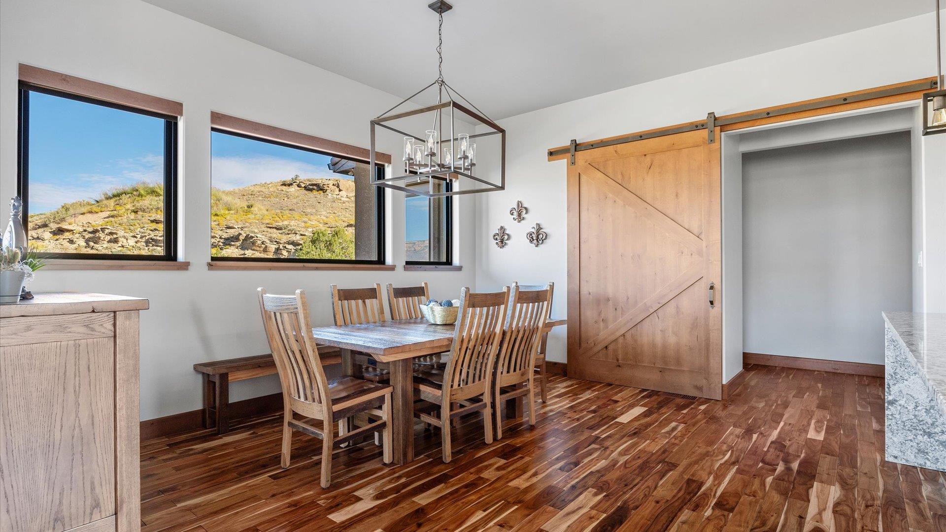 379 High Desert Road Property Photo 7
