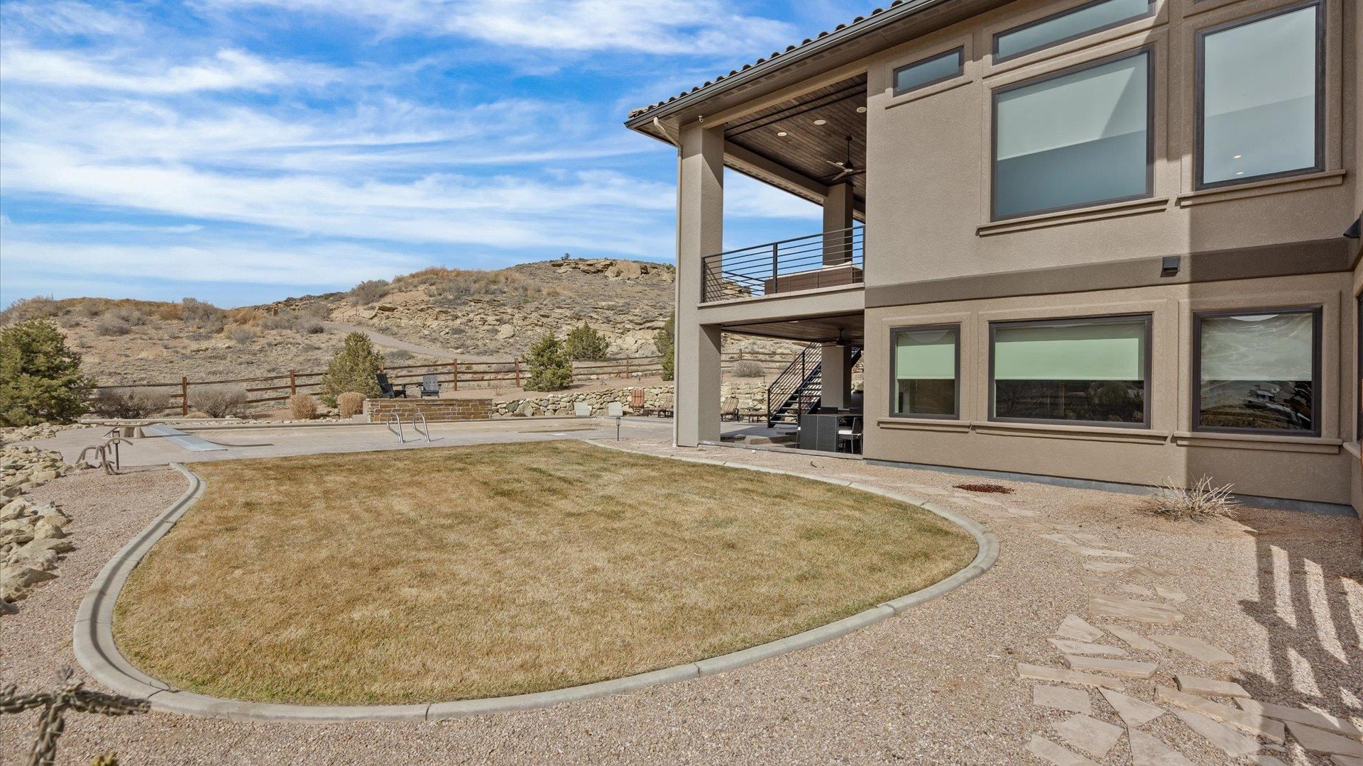 379 High Desert Road Property Photo 39